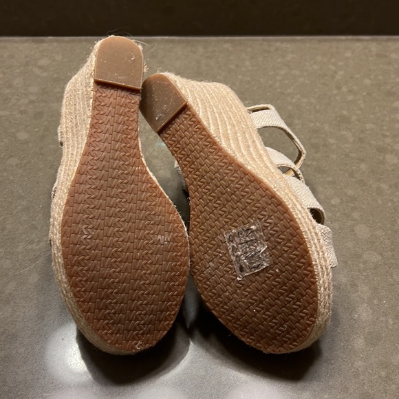 Michael Kors wedges - Picture 6 of 6